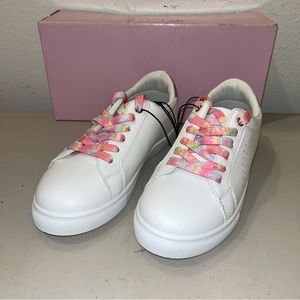 22 Brand new Pop Womens Breezy Lace Up Sneakers size 6M white lilac retail $60